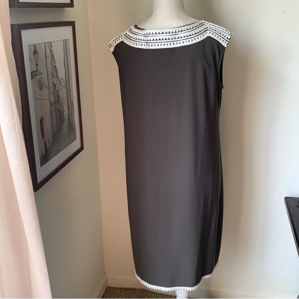 Alfani Size 0X Sleeveless Gray & Ivory Embroidered Detail Shift Dress Coastal - Picture 2 of 15